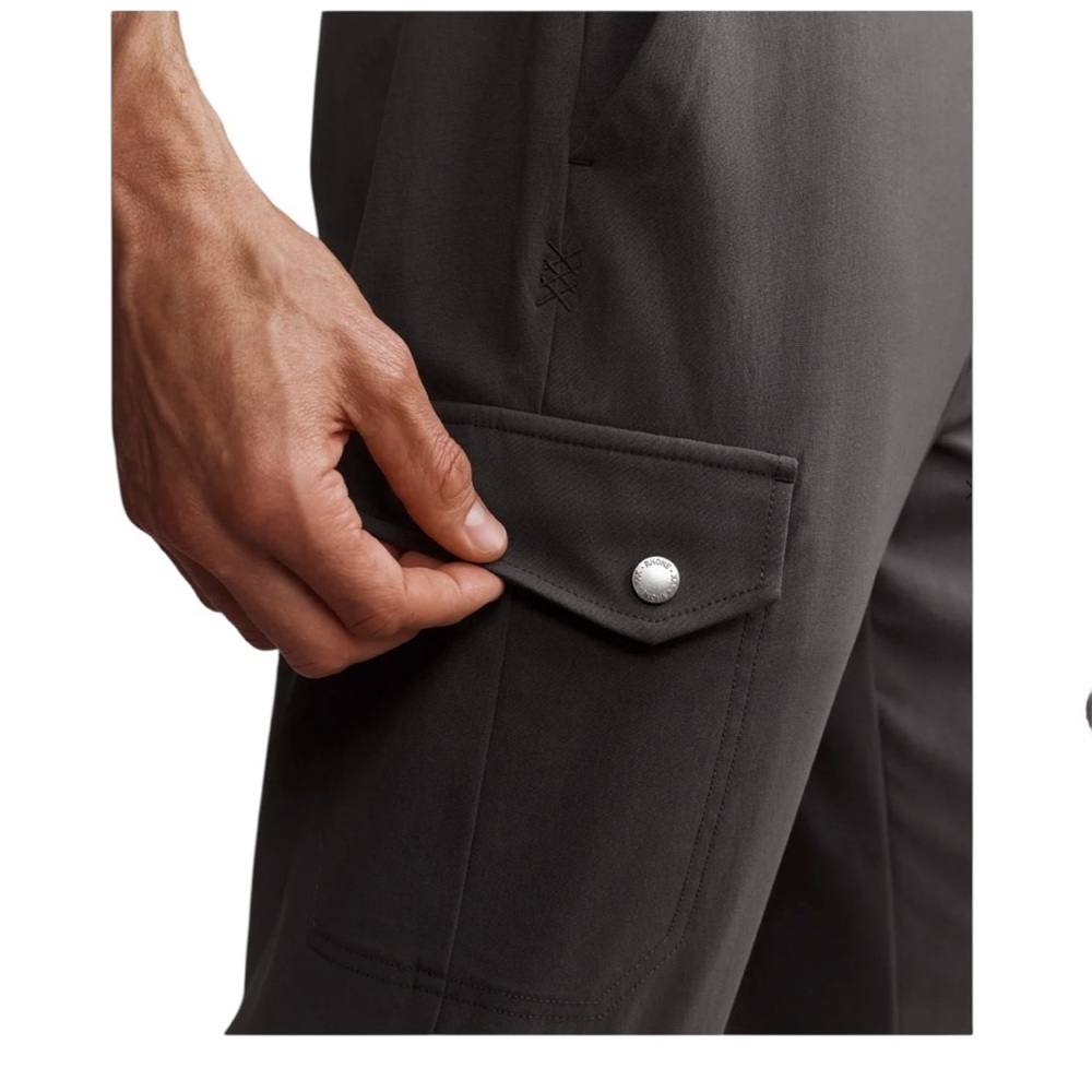 RHONE Men's Cargo Pants in Dark Gray